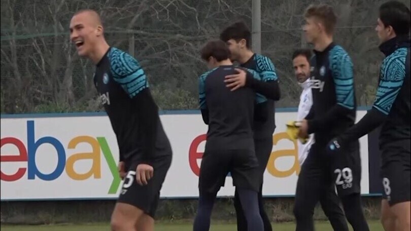 Napoli, allenamento tra i sorrisi in vista del Braga