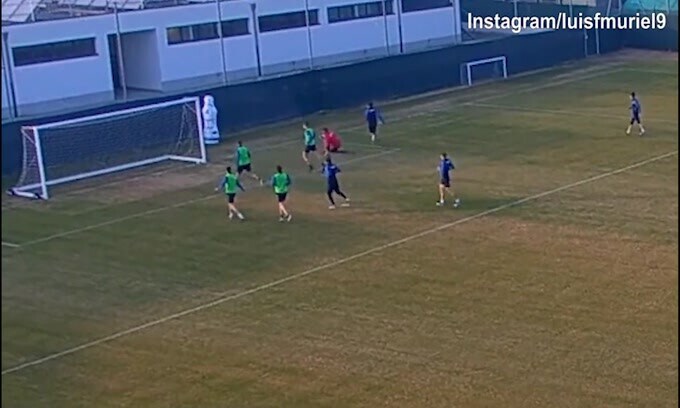 Incredibile Muriel: in allenamento segna ancora di...tacco