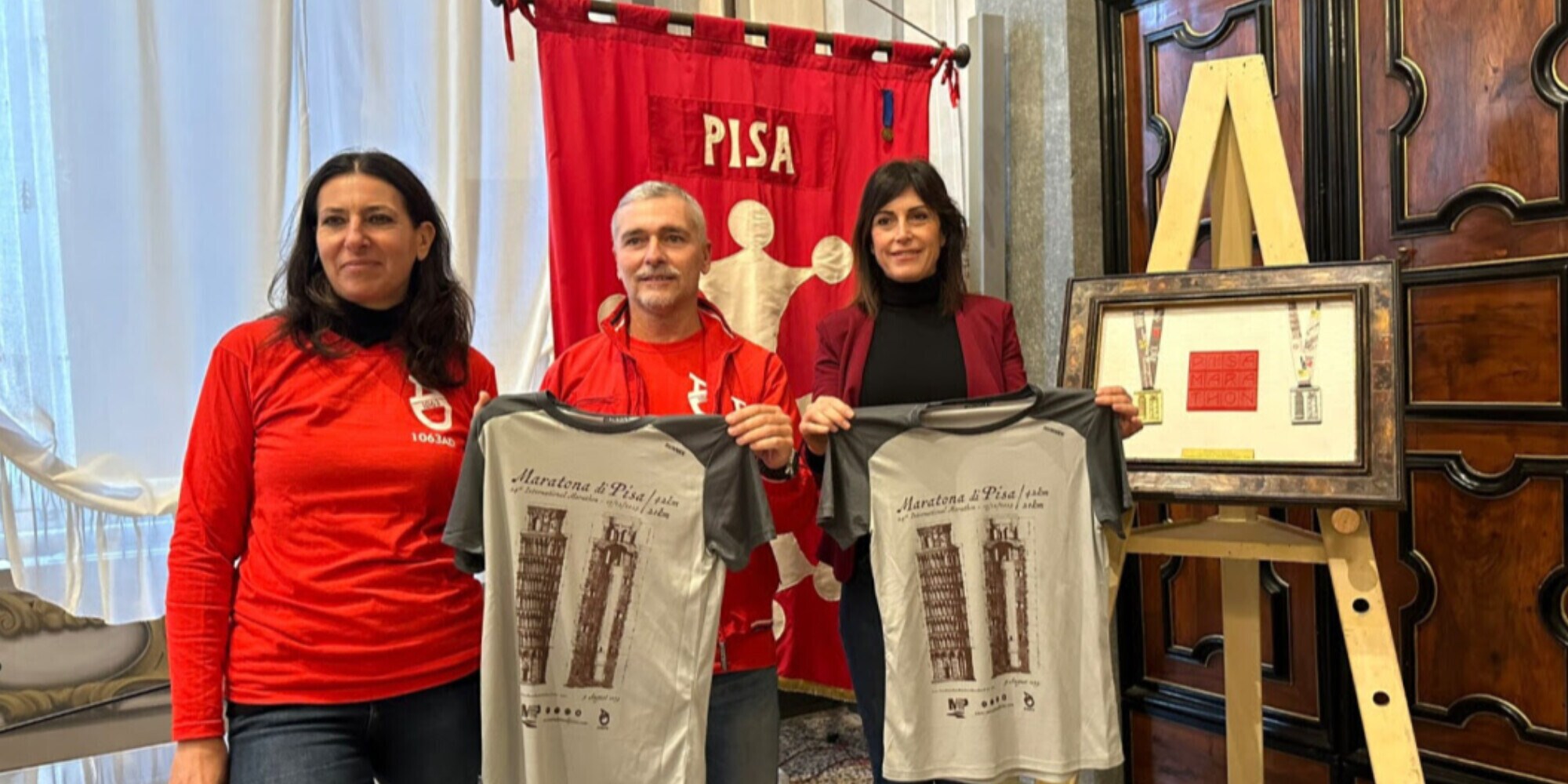 Maratona di Pisa, 2600 al via sotto la Torre che compie 850 anni