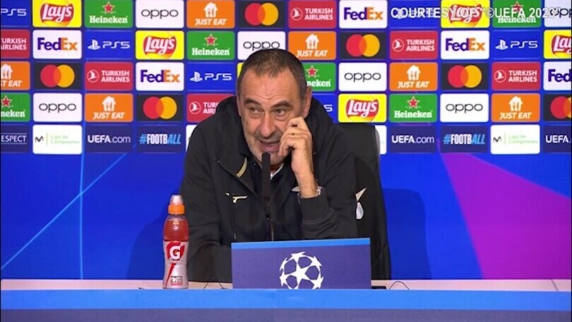 Sarri provoca la Roma: "Loro farebbero i fuochi d'artificio in piazza..."