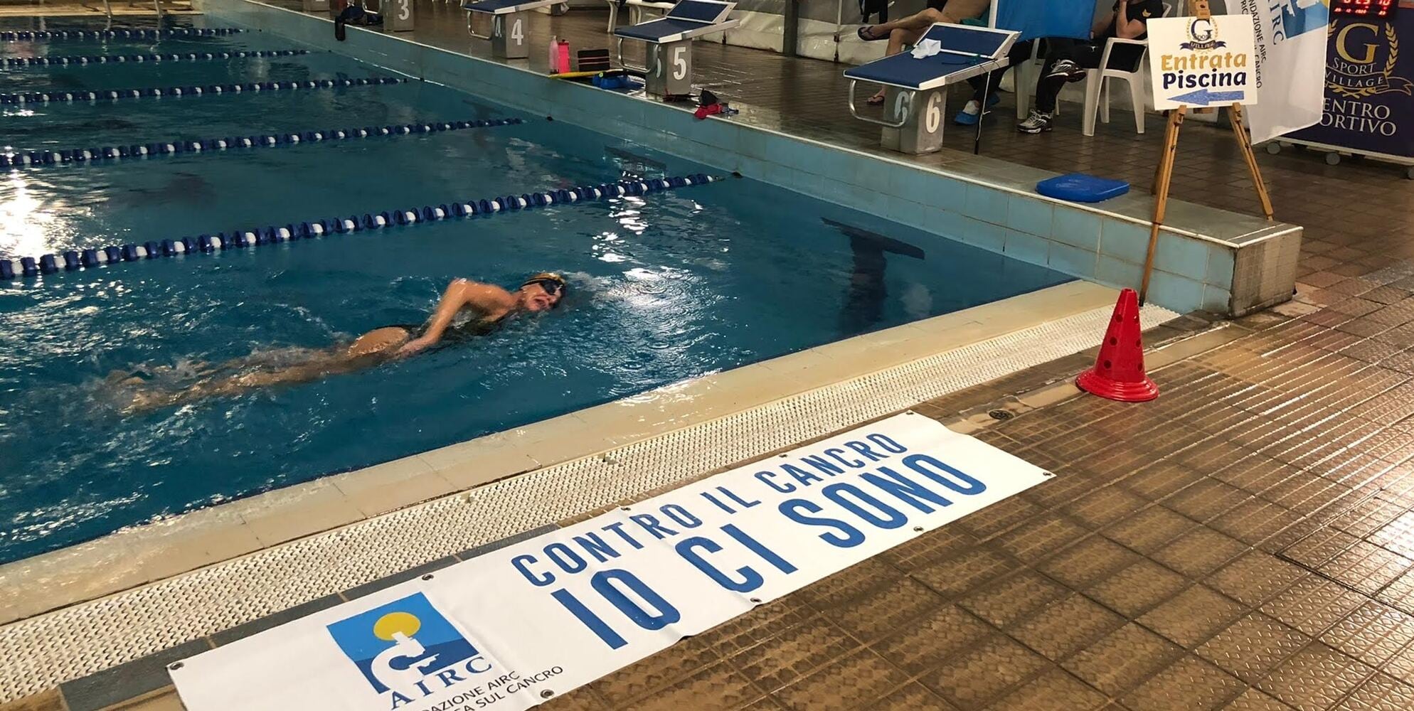 Nuoto, padel e solidarietà per la lotta contro il cancro