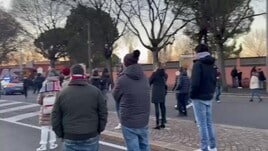 Il pullman della Roma arriva al Dall'Ara prima della sfida contro il Bologna