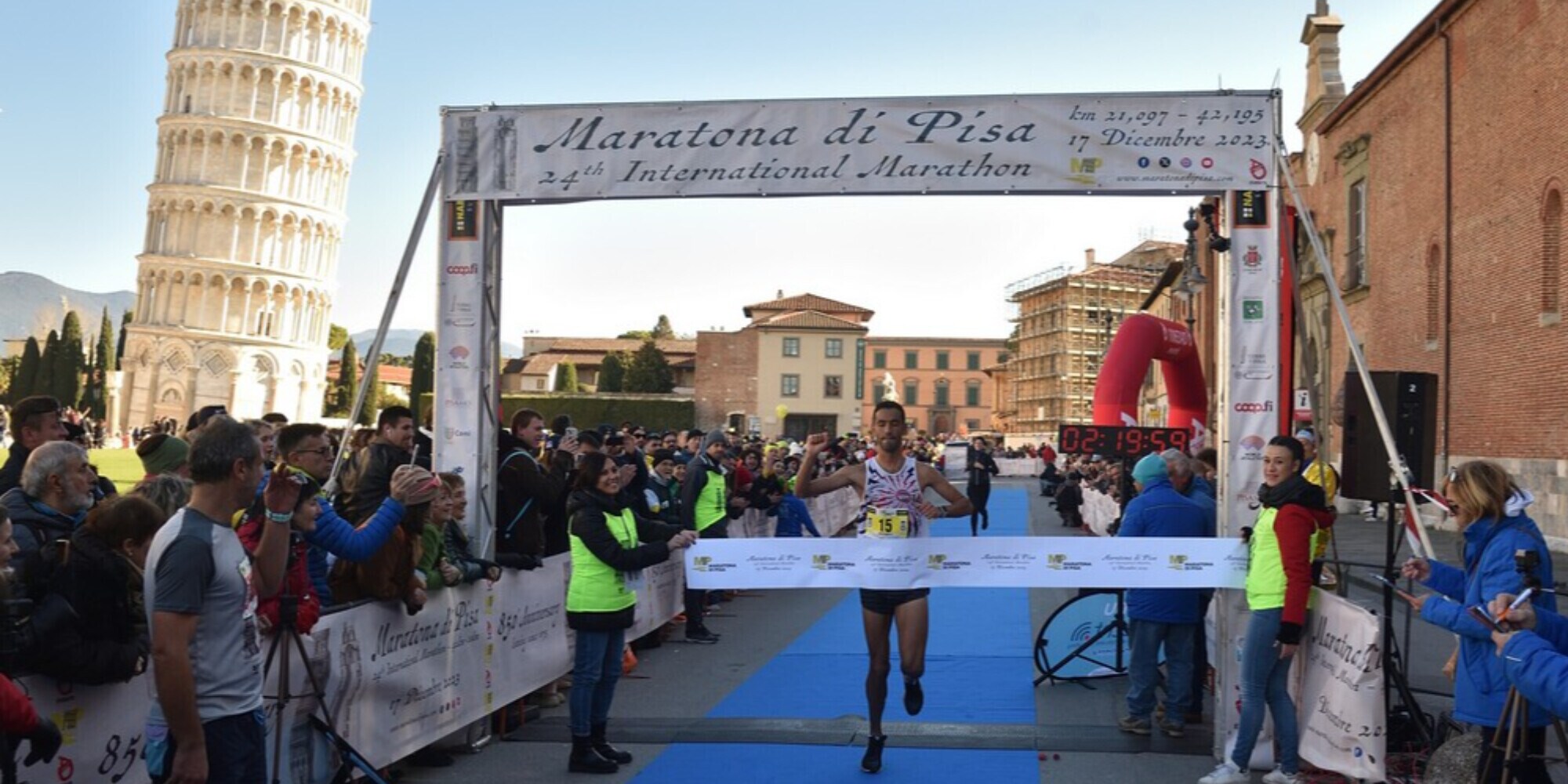A Khalid Jbari e a Jemima Farley la XXIV Maratona di Pisa che non conosce confini