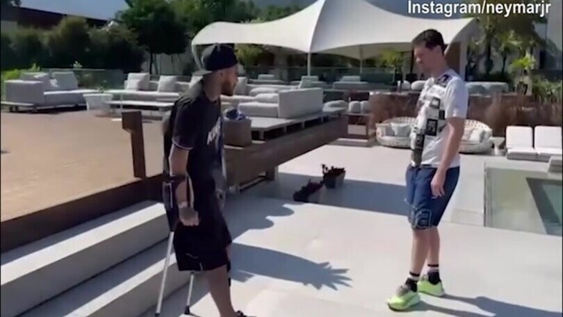Neymar, urla di dolore e pianto a dirotto durante la riabilitazione