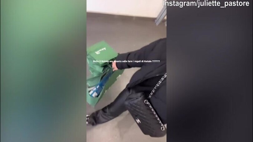 Lady Tonali a spasso per i regali di Natale