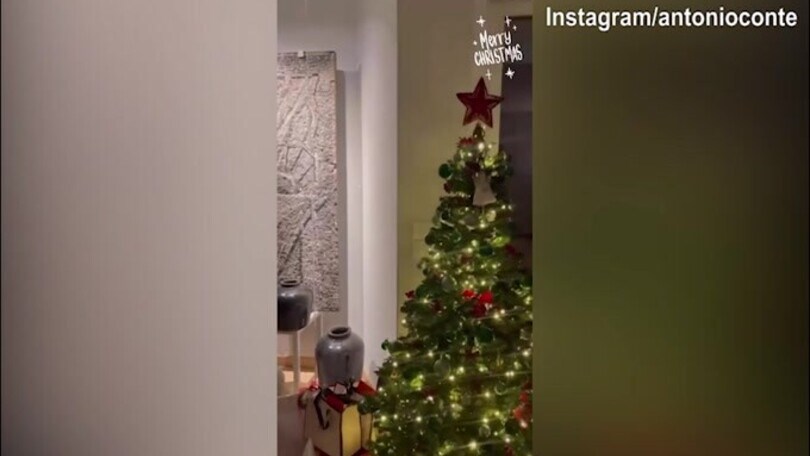 Grande tavolata per l'arrivo del Natale: ecco come festeggiano a casa Conte