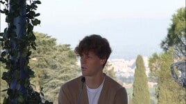 Sinner e la serie tv che non può vedere, che siparietto in conferenza!