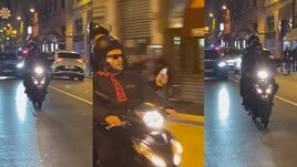 Gazzelle in scooter all'Ariston, tra clacson e applausi VIDEO
