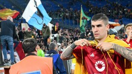 Roma, raccolti i fondi per la multa a Mancini. Napoli: idea Gimenez per l'attacco