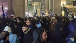 Inter, i tifosi festeggiano sotto il Duomo!