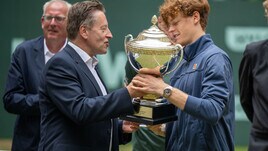 Sinner trionfa a Halle. Musetti perde in finale al Queen's contro Paul.