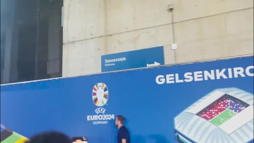 Kane alza il pugno, tifosi inglesi scatenati