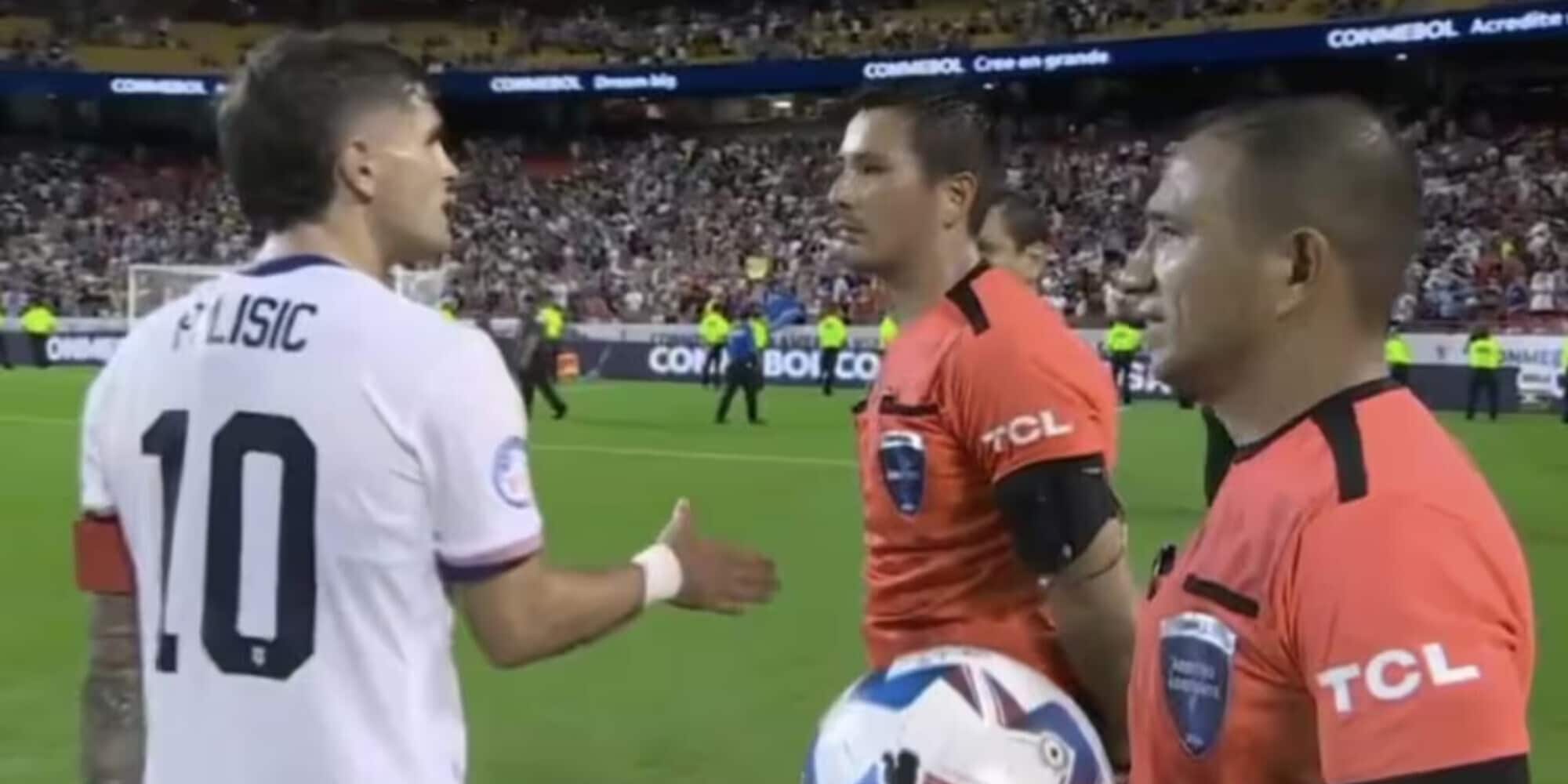 Clamoroso, l’arbitro si rifiuta di dare la mano a Pulisic in Coppa America: cosa è successo