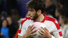 Il Napoli vuole blindare Kvara. Rocchi designatore per altri due anni