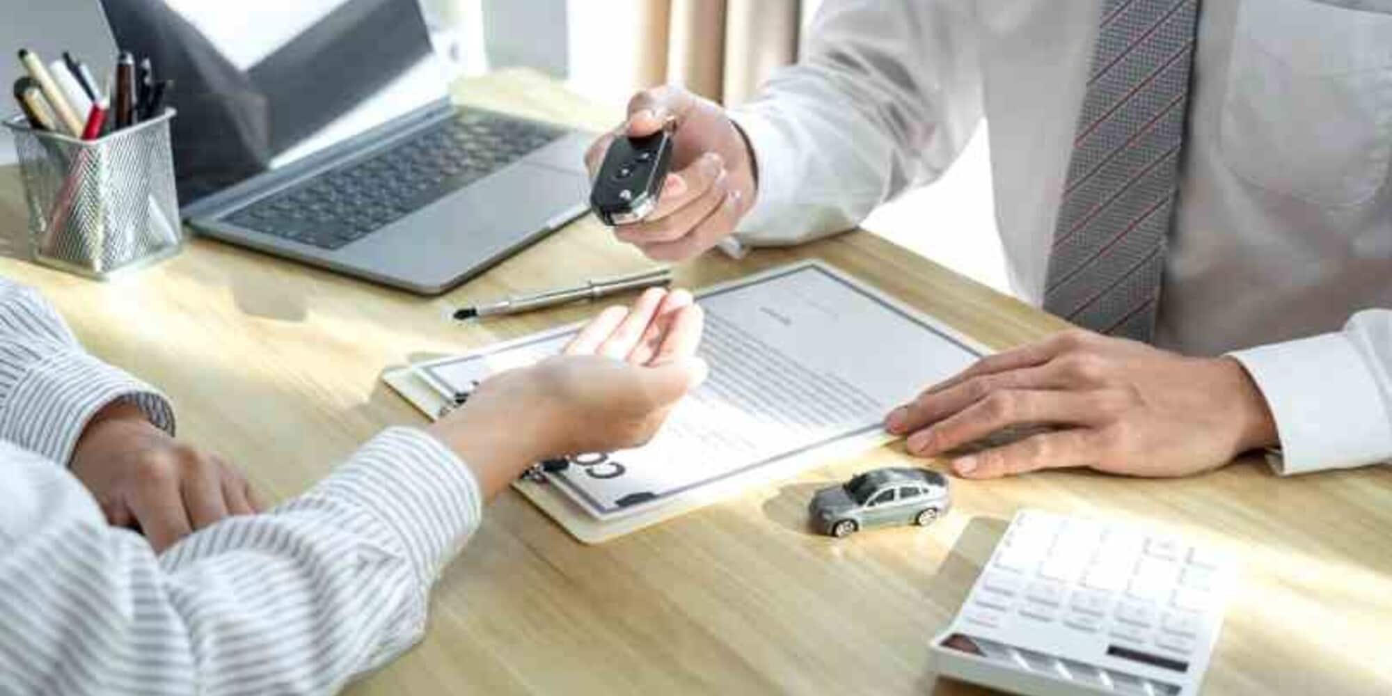 Rc Auto, prezzi folli oltre 400 euro: gli automobilisti protestano