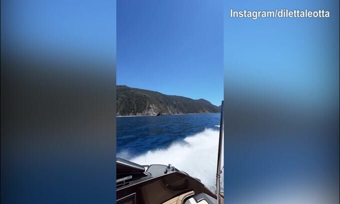 Diletta Leotta e Loris Karius, giornata di passione al mare