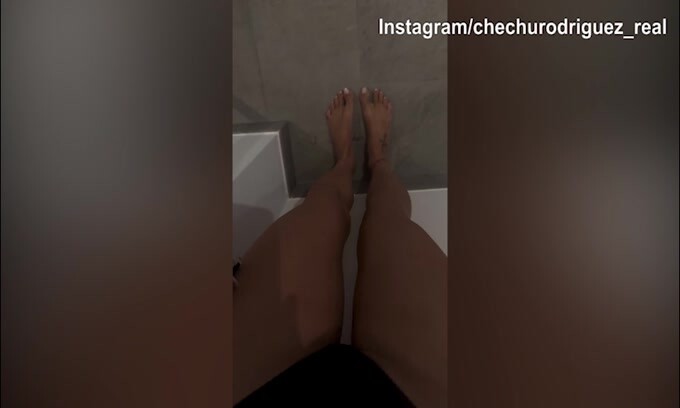 Cecilia Rodriguez, che scherzo a Ignazio...ma poi lei si fa male!