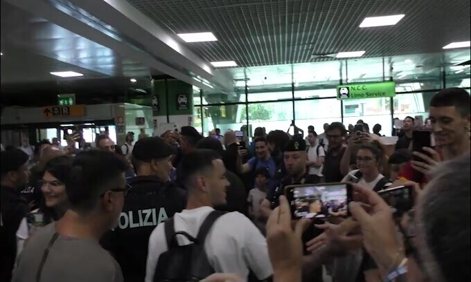 La Roma abbraccia Enzo Le Fèe