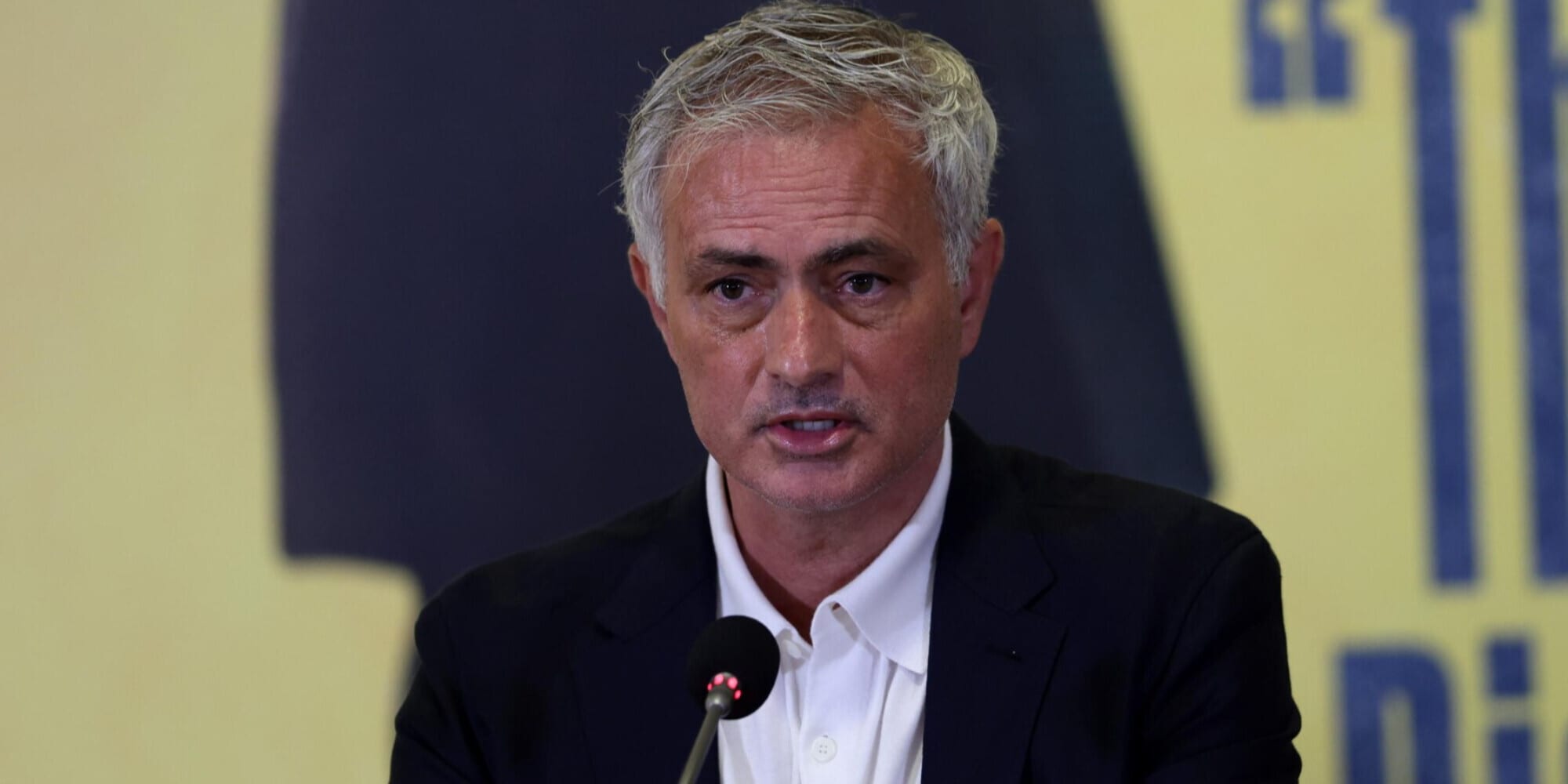 Mourinho e il mercato al Fenerbahce: "Abbiamo una grande difficoltà..."