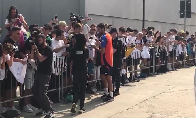 Juve: Locatelli, Arthur e Miretti al JMedical per le visite mediche
