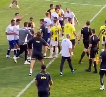 Fenerbahce-Hajduk, rissa in campo: intervengono Mourinho e Gattuso