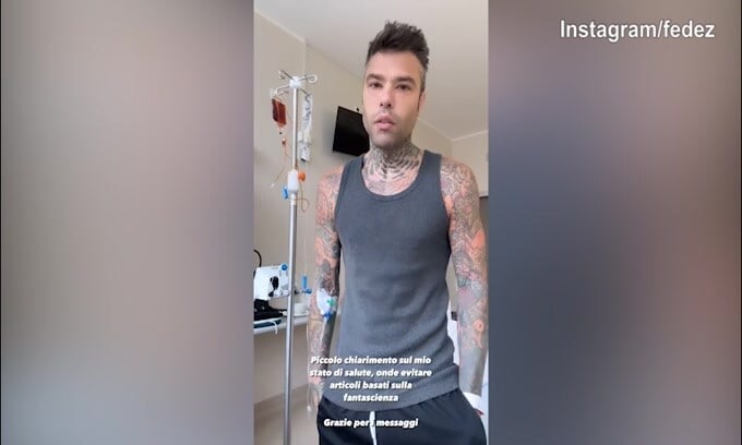 Fedez chiarisce: "Nessun ricovero per alcool o droghe"