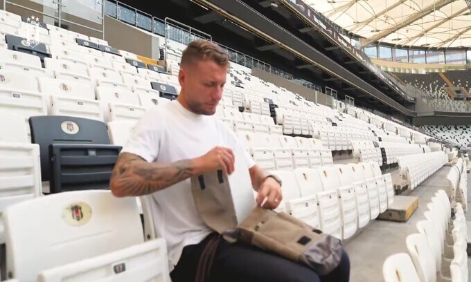 Immobile, la presentazione del Besiktas in musica è tutta da ridere