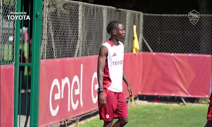 Roma, allenamento sotto il sole e l'afa: Abraham in grande forma