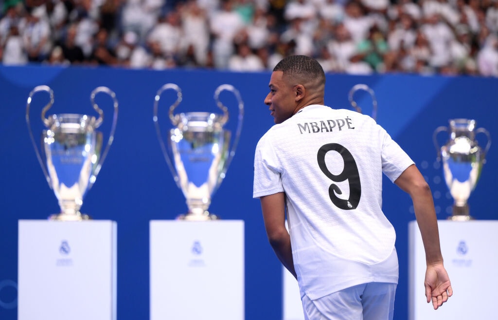 Real Madrid: presentato Mbappé. Southgate si dimette