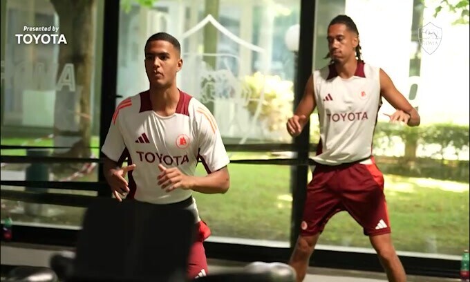Roma, Dybala segna e incanta in allenamento