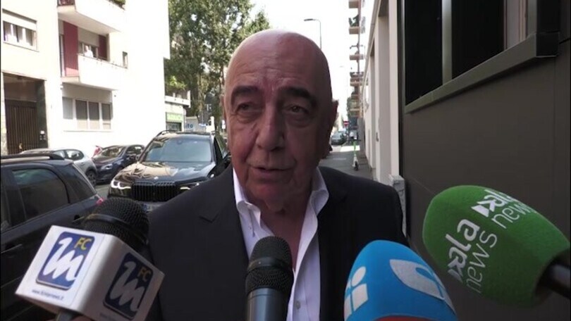 Galliani: "Sensi? Incontro casuale. Colpani? Il telefono piange..."