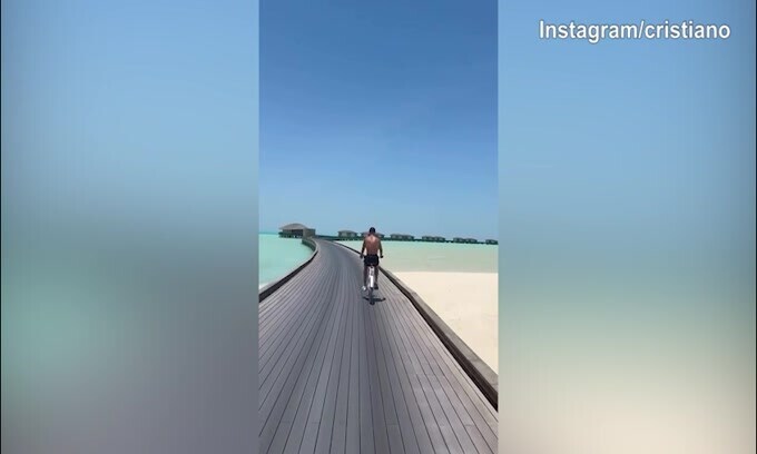 Cristiano Ronaldo, biciclettata in un luogo incantato
