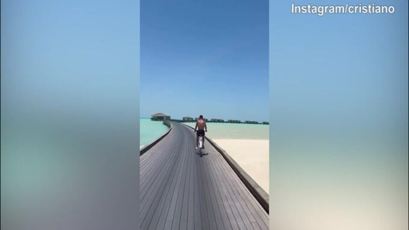 Cristiano Ronaldo, biciclettata in un luogo incantato