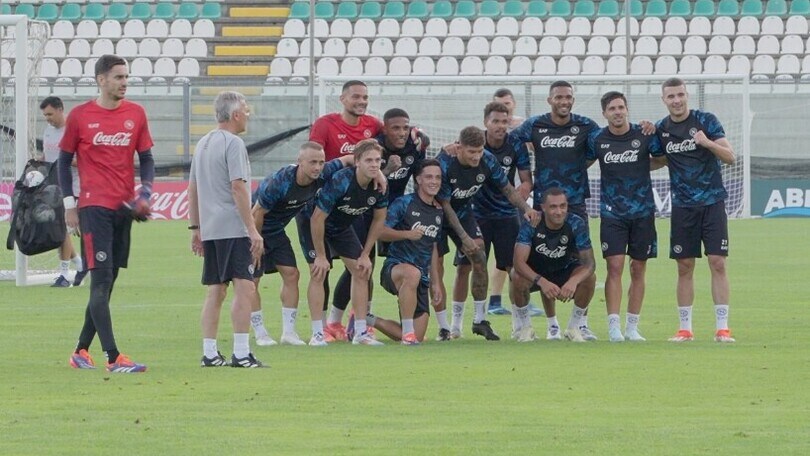 Napoli, primo giorno a Castel di Sangro: Conte lavora con Kvara e Buongiorno