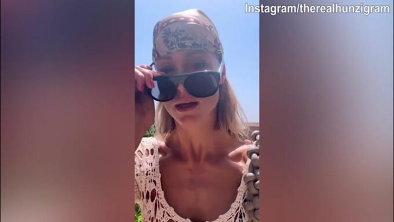 Michelle Hunziker va in spiaggia: "Fa un caldo..."