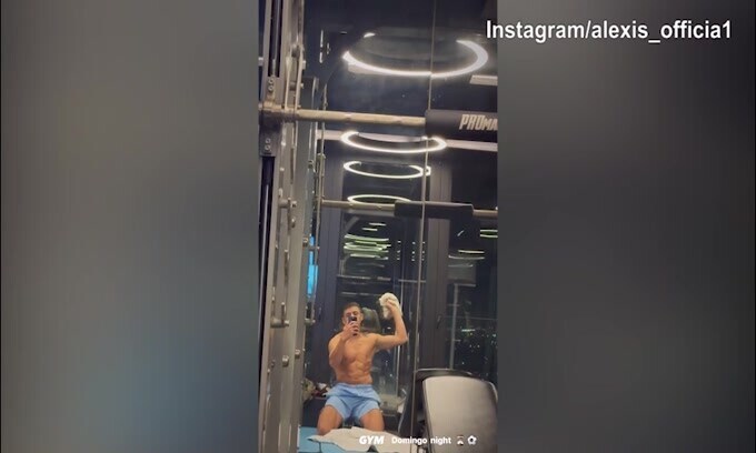 Allenamento notturno per Alexis Sanchez