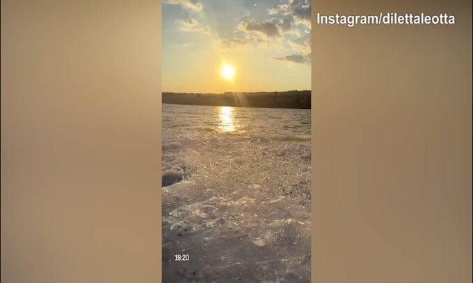 DIletta Leotta, giro al mare con un tramonto incredibile