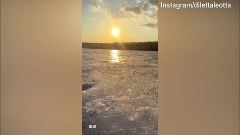 DIletta Leotta, giro al mare con un tramonto incredibile