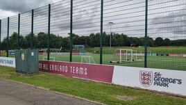 La Roma nel centro sportivo dell'Inghilterra: ecco il St. George's Park