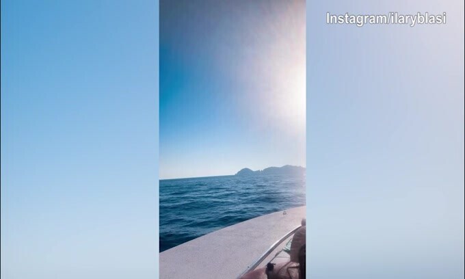 Ilary Blasi in vacanza a Tenerife