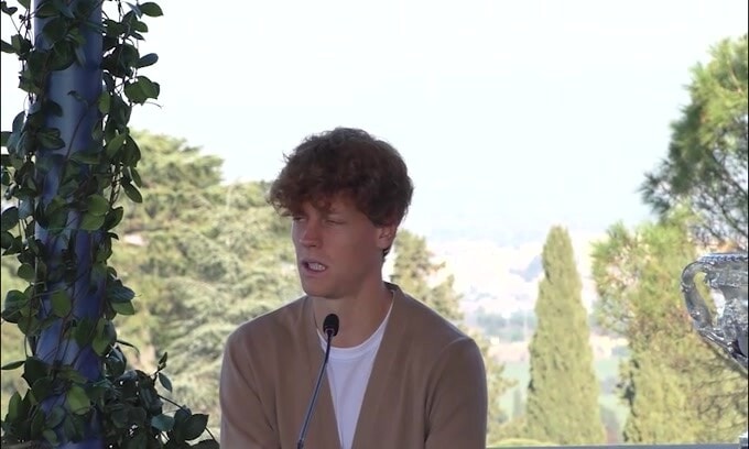 Tennis: Sinner positivo al doping per contaminazione involontaria, ma è innocente
