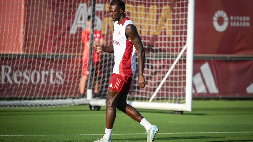 Roma, nuove sirene inglesi per Abraham. Colpo Juve: ecco Conceicao Jr