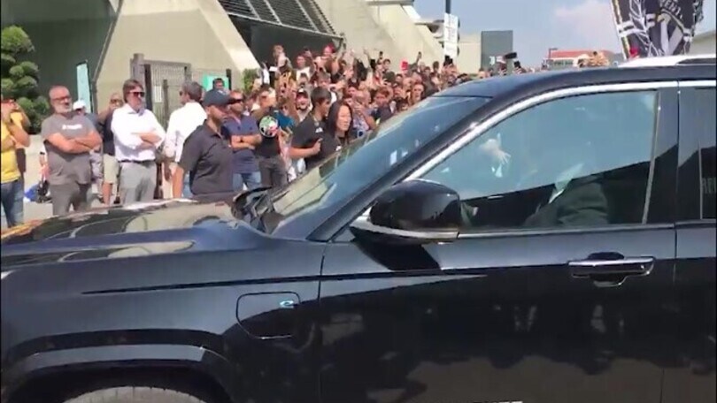 Juve, arriva Koopmeiners ed esplode il tifo al JMedical