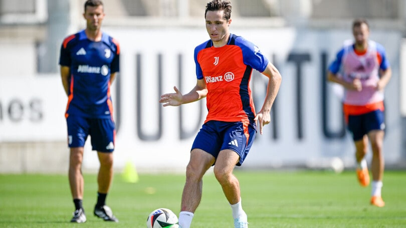 Chiesa è a Liverpool: manca la firma. Il Bologna ufficializza Benjamin Dominguez