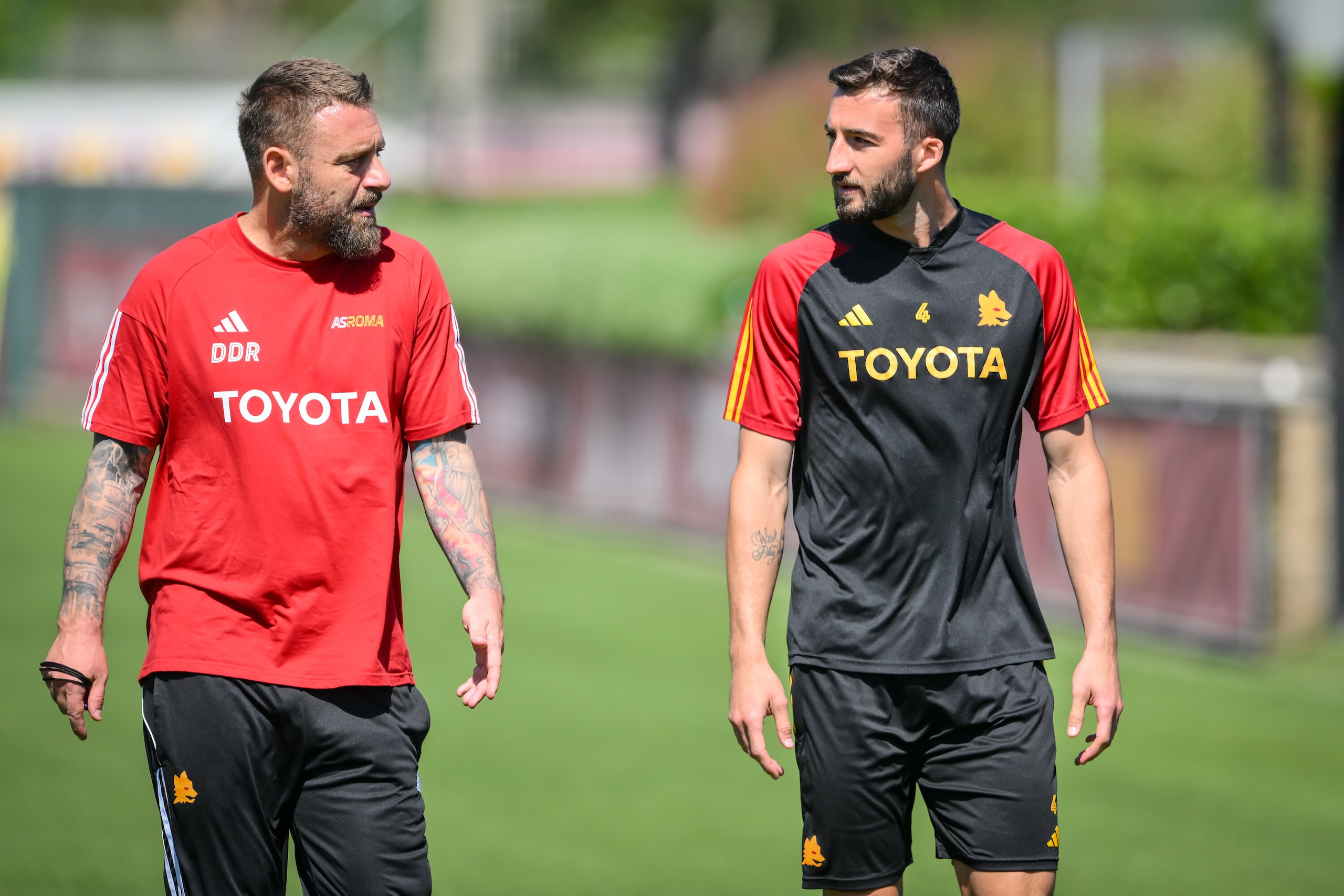 Roma, tensione tra De Rossi e Cristante. Lazio, si complica la pista Gigot