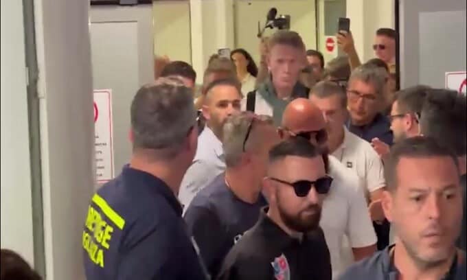 McTominay è a Napoli: tifosi in delirio