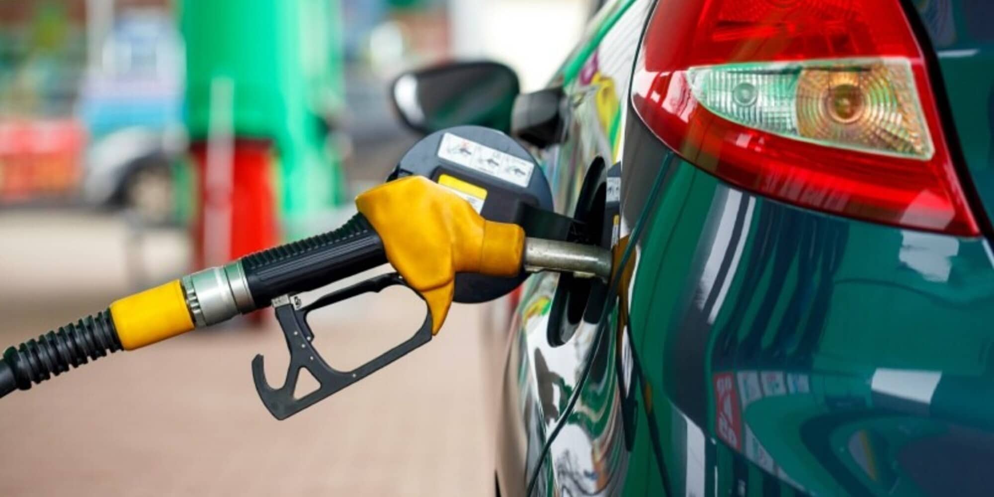 Caro carburanti, i prezzi di benzina e Diesel continuano a scendere