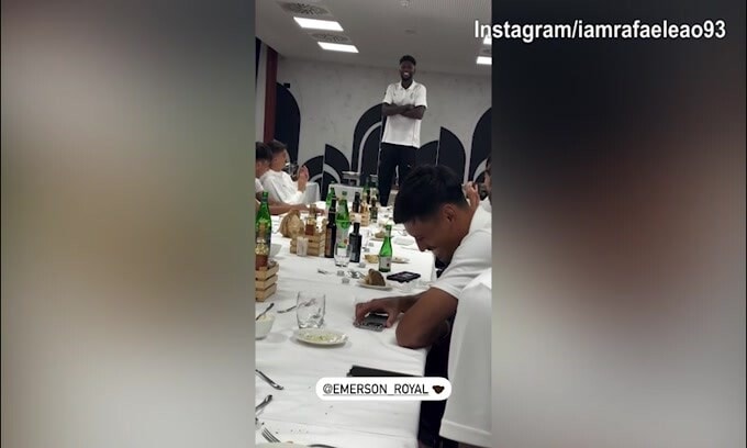 Milan, rito di iniziazione per Emerson Royal