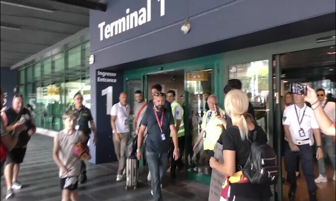 Roma, Hermoso è sbarcato a Fiumicino per l'avventura giallorossa