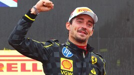 F1, Leclerc vince il GP di Monza. Roma, De Rossi pensa a schierare Soulè e Saelemekers